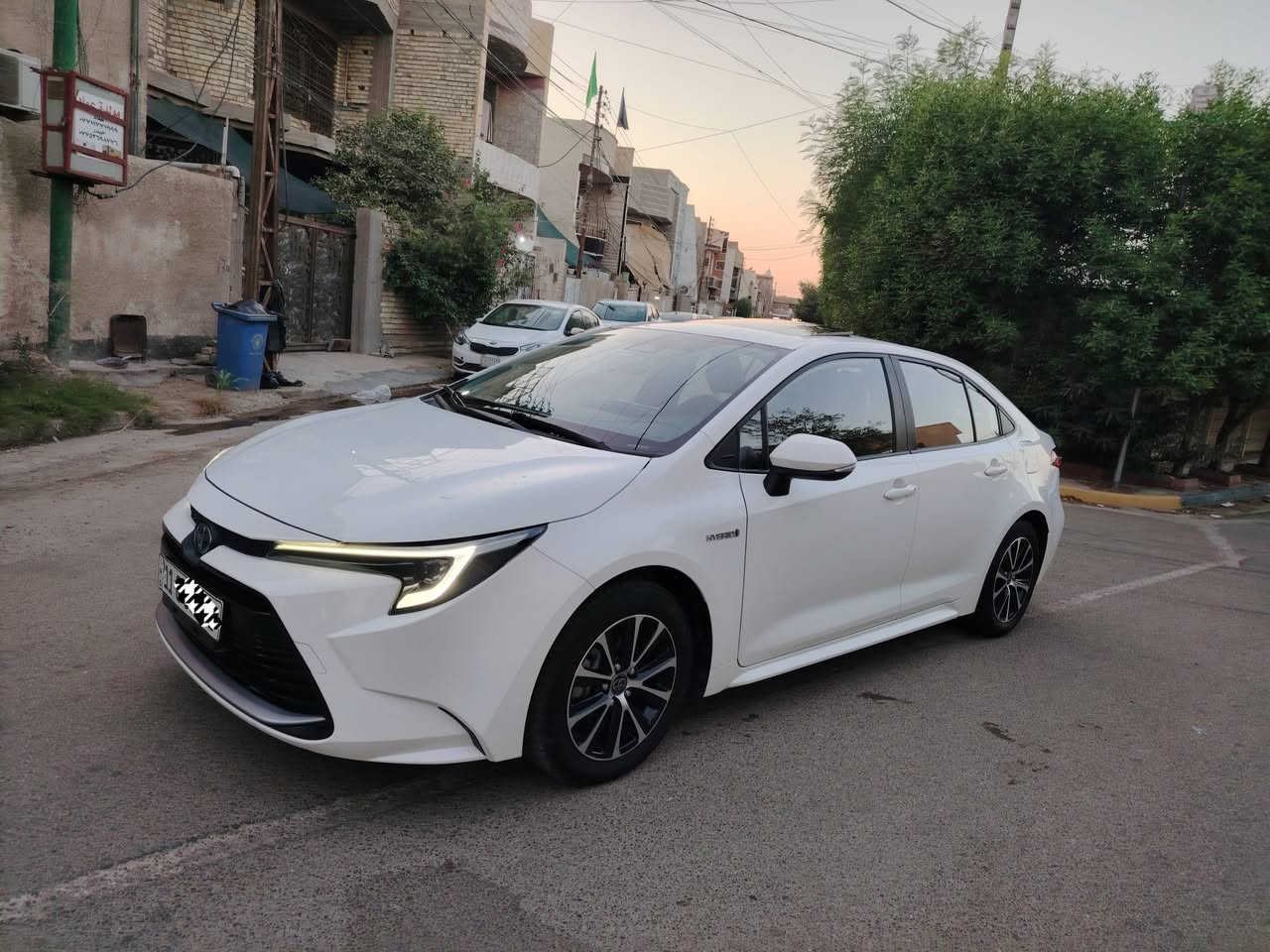 كورلا 2024 هايبرد شكل الامريكي...ليفن..
كفاله من الصبغ والتبديل والبارد والفتح... 
ماشيه 17 الف.. تراي مال زيرو
فووول موصفات عده الكشن مخمل..
بصمه..
فتحة سلايد..
ويل كب..طبعآ تايرات الشركه بيه.. 
شاشه وكامره خلفيه..
البجم لد.. للامانه سياره جديده بيه رصعه كد ابهام الاصبع بدون شخط ملاعب بيه.. بل داير مال الجاملغ الخلفي ولا مبينه صغيره باقس السياره كفاله.. 
مكاني بغداد الكرخ حي الاعلام..***********.. 
للبيع السعر ب 147 سياره جديده وين بعجبك تعال افحص وباسمي..
