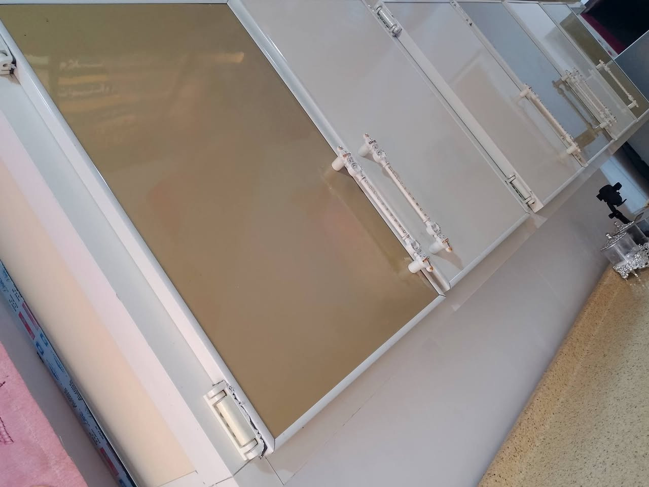 السلام عليكم كاونتر تفصال للبيع  نضيف الشراي خاص السعر 600 العنوان الشعب نهايت الفورتات قرب الجامع المحترك
***********
