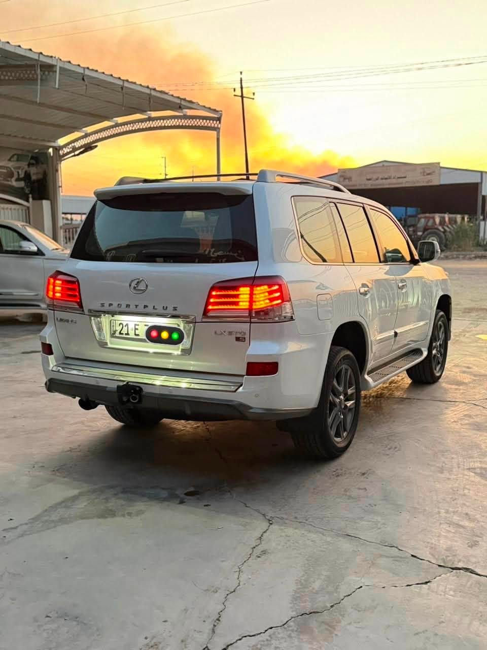 معرض الحسن لتجاره السيارات 
العنوان واسط الزبيدية 
السونار مرفق بلمنشور ؟؟

LX5700 
موديل 2014 ابريم 
رقم سلمانيه 
ماشيه 190 الف 
 معروفه مواصفات البريم 
فول مواصفات 1/1 

السعر 335$ وبيها مجال 

***********
