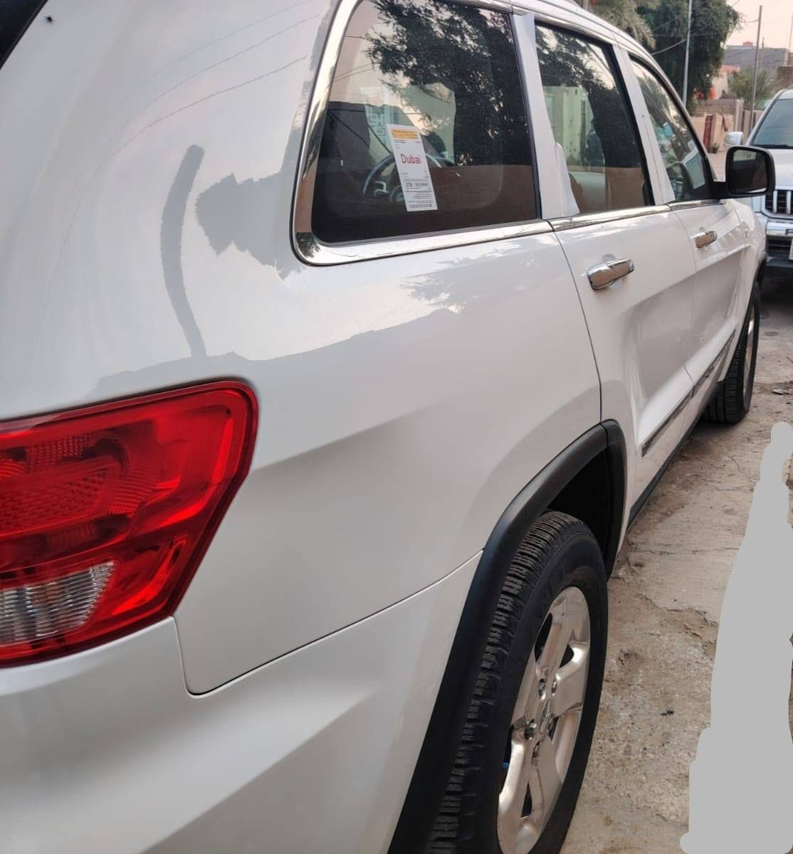 #جيب_شيروكي_لاريدو
#موديل 2013
السيارة  خليجي بنزين عادي رقم بغداد الدولي انكليزي حجم #المحرك 6 سلندر  3600 
#المسافة_المقطوعة 80 الف حقيقي.. 
#مواصفات السيارة فول 1/1
1.شاشة كبيرة 
2.بصمة تشغيل 
3. مقاعد جلد اصليه 
4.كراسي كهرباء
5.داخل بيجي 
6.المقاعد تدفئة مع تبريد 
7.سلايت بنرواما
8. سستم صوت 
9.جنطة قطعتين 
10.يدات ستيل اصل 
11.تبريد قطعتين ثلج 
12.تحكم استيرن جهتين 
13.ناقل حركة ٨ نمر 
14.فور ويل 4×4
15.كاميرا خلفية دوارة أصلية 
16.حساسات امامي خلفي
17.زراكات لايت 
18.كلوب طوارئ بالجنطه
19.برده بالصندوق شركة
20. ماوس تحكم أنظمة القيادة 
21. بصمة أبواب
***********
السعر 185
