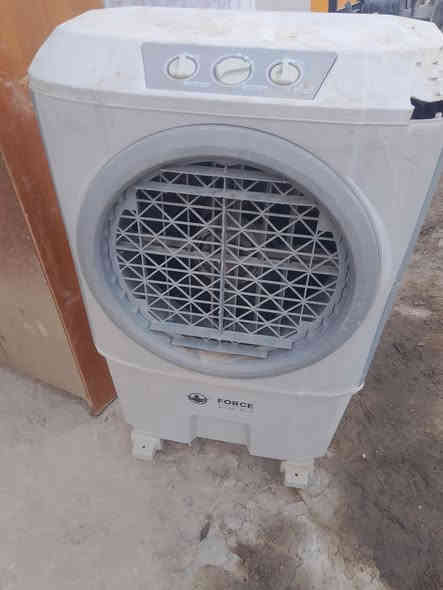 من رخصة الادمن بيع مستعجل 
شغالات قفلهن 75الف 
حله شارع 60
***********
***********
