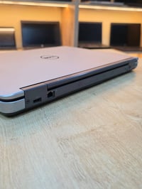 لابتوب DELL للبيع للستفسار اكثر 07809950619