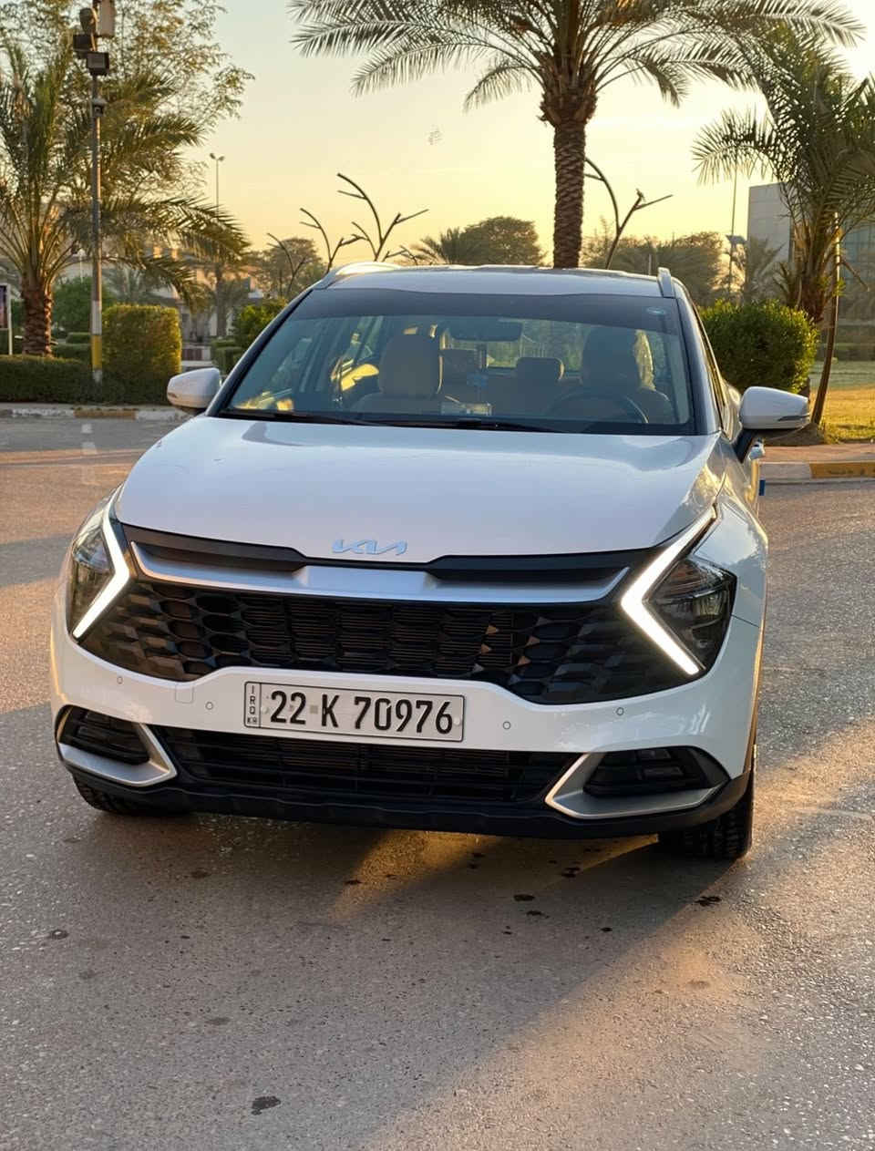 🚗 للبيع: كيا سبورتج 2023 – وارد خليجي كفاله عامه
📍 مكان السيارة: بغداد – الغزالية 
📞 للتواصل. *********** 
📊 المسافة المقطوعة: 56 كم
🛠️ المحرك: 4 سلندر 2000cc

⚙️ المواصفات:
• فول مواصفات عدا فتحة السقف
• بصمة تشغيل + تشغيل عن بعد
• مقاعد أمامية كهرباء مع تدفئة
• شحن تايب C + شحن وايرلس
• شاشة كبيرة
• كاميرا خلفية
• حساسات أمامية وخلفية
• تبريد قطعتين
• درايف مود – أوتو هولد – نظام منحدرات
• هاند بريك بصمة
• مرايا كهربائي
• ⁠جنطه كهرباء
• ⁠نقاط عمياء
السعر 21.300$
