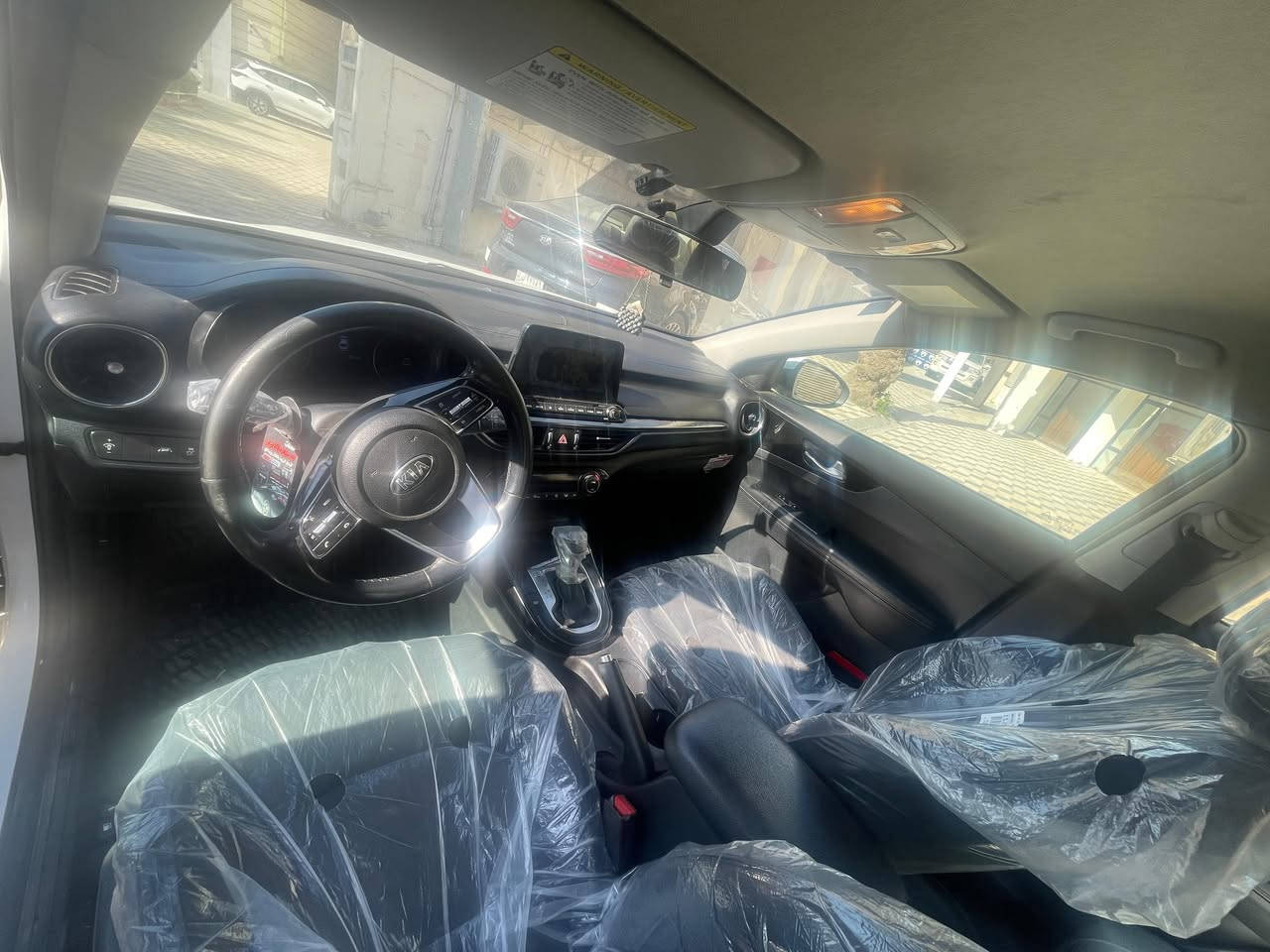 السلام عليكم للبيع فقط 
فورتي موديل 2019امريكي كفاله عامة سونرها موجود 
سيارة جاهزة ع آخر حباية مكينه 1800 دوش سيارة بسمنا أرقام جدد مكاني رحمانية الجعيفر سعرها ب127 بيه مجال بسيط 
للاتصال مكلف بل نشر لحد يدخلي خاص ***********
