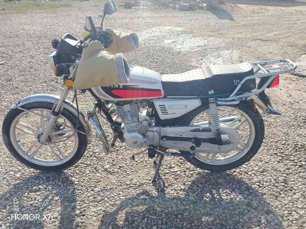 موطور سافان سولنك للبيع
نضيف شرط محرك ما مفتوح
موديل 2021
كلو شغال السعر 480 وبي مجال 
للبيع اتصل وتدلل
***********
