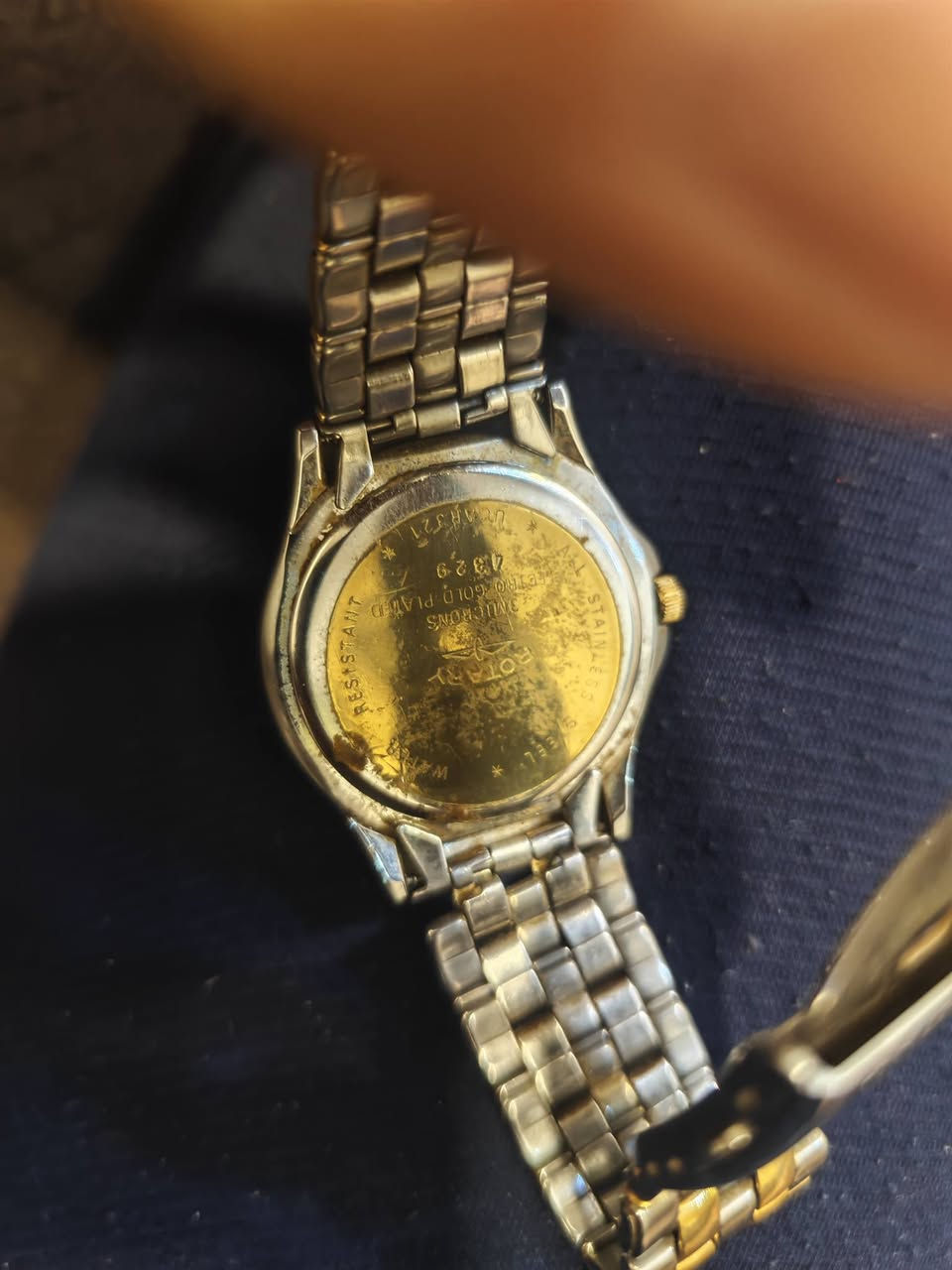 ساعه فنتج كوارتز راوتري كامل مرفقات فقط سير قصير للتوضيح  دكمه زفير بوك معلم بالاستيكر و المرفقات للاستفسار واتساب ***********
