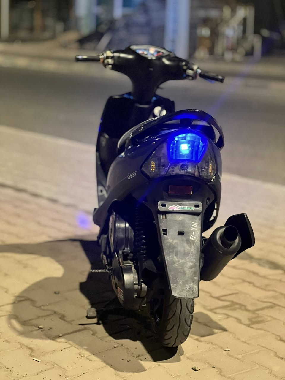 السلام عليكم 
ماكس عدله 🇯🇵 
مكينه 55 شلعه ومعدل تخبل(اوراق) الدراجه مفتوحه مره وحده ولفات وزودتها بوشتها البلاديه عدي 49 دراجه نضيفه وناشفه شراي خاص او يتصل *********** / سعر 750 وبيها مجال
