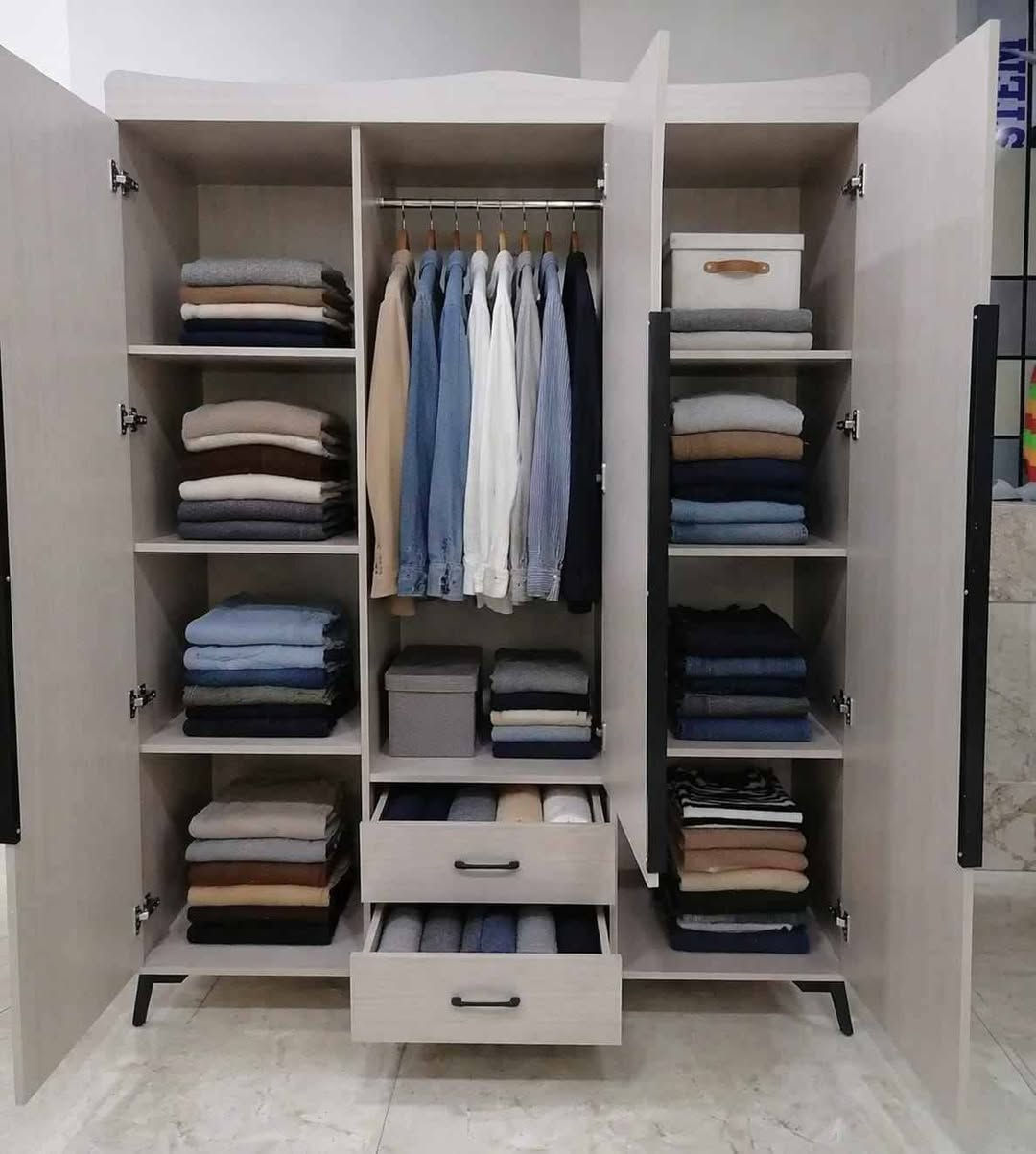 ✨ كنتور 3 باب جديد بالكرتون ✨
مع ظهر بلوك متين وضد الرطوبة 👌
📏 القياس: 150 × 210 × 50
💵 السعر فقط: 160 دولار
📍 متوفر الآن في معرض جودي للأثاث – دهوك
✅ تصاميم عملية وحديثة تناسب جميع الأذواق
📞 للحجز أو الاستفسار: ***********
--------------
#معرض_جودي_بدهوك 
🪑 أثاث تركي فاخر
غرف نوم – غرف جلوس – غرف شباب – طاولات – كنتور – أسفنج عالي الجودة
✅ عروض مميزة وأسعار تنافسية
📌 ناونیشان:
⛔مالطا خاری-فرعی ئکی به ری سیناعی- به مبه ری مه دره سه (مالتاژئری)
📌 العنوان:
دهوك – مالطا القديم – أول فرع قبل صناعة تصليح السيارات – مقابل مدرسة الابتدائية
(قريب من مطعم مالطا – كونديه مالطا – خارنگه ها مالتا)
#دهوكا_رنكين #موصل #خزائن_ملابس #اثاث_منزلي دهوك, العراق
