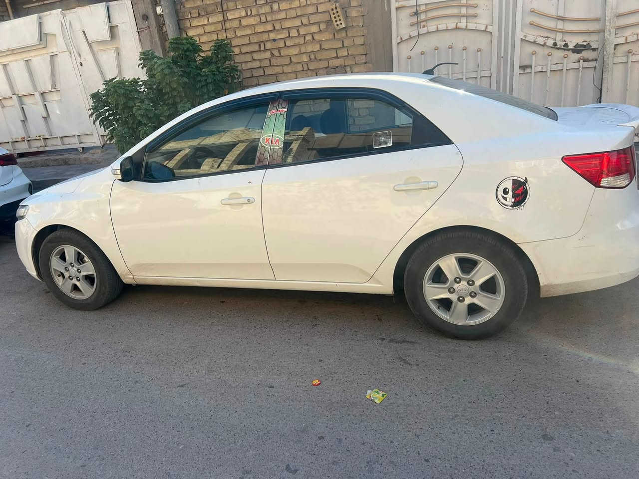 سلام عليكم سيراتو موديل ٢٠٠٩ مابيه فقط بالداعاميه على شبرين او ٣ سياره بسمي رقم دولي وهزه ماساقطه العنوان بغداد كفاءات السيدية ***********
