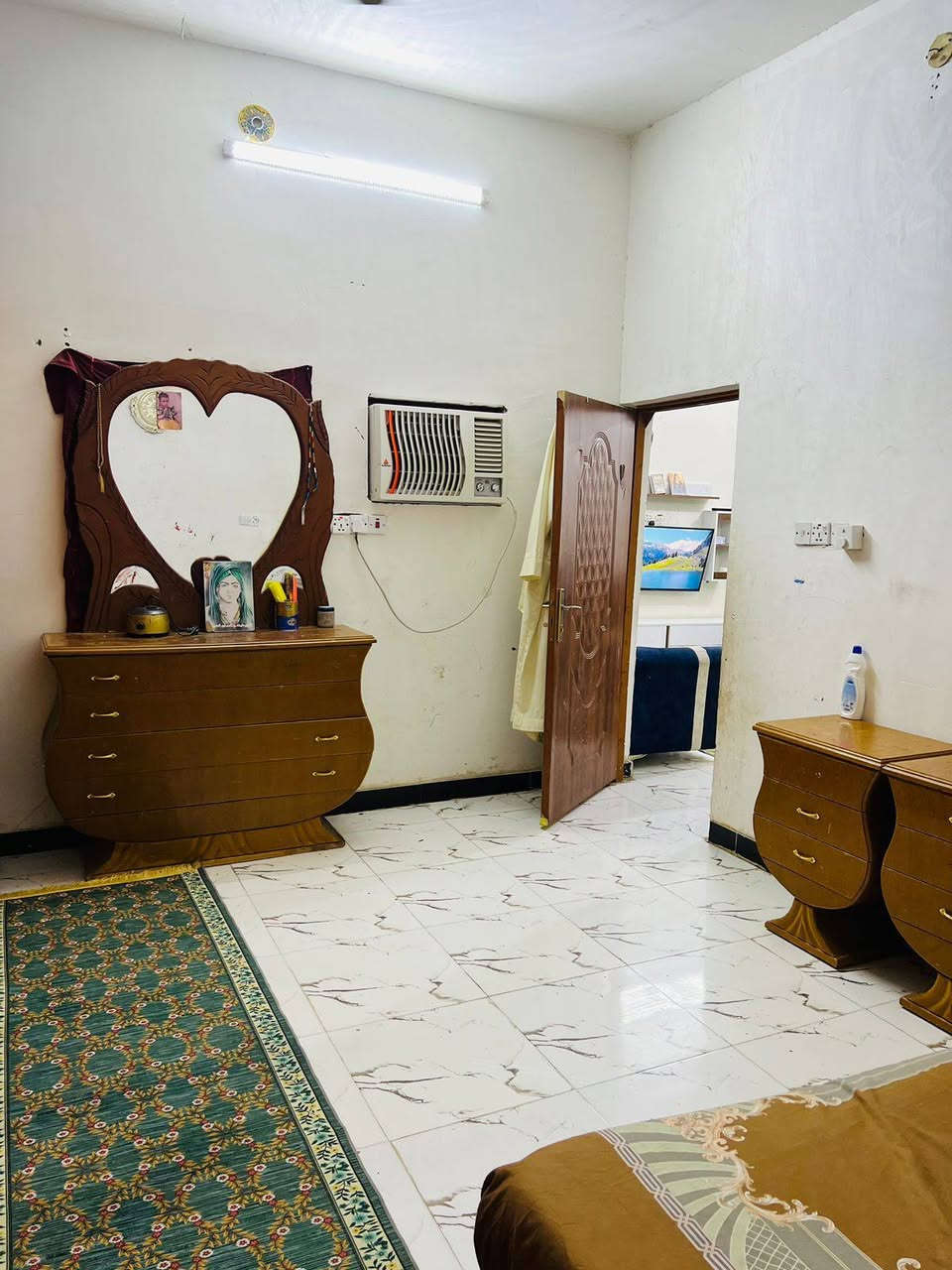 دار طابو زراعي في محلة البطاط 200م بناء حديث عالي عن الشارع متر رباطات ثرمستون عدد الغرفتين 2الطابق الارضي واستقبال10م وصاله وهول وصحيات داخليه وخارجيه /2غرفتين وصاله الطابق الثاني السعر80مليون للاستفسا***********/واتساب
