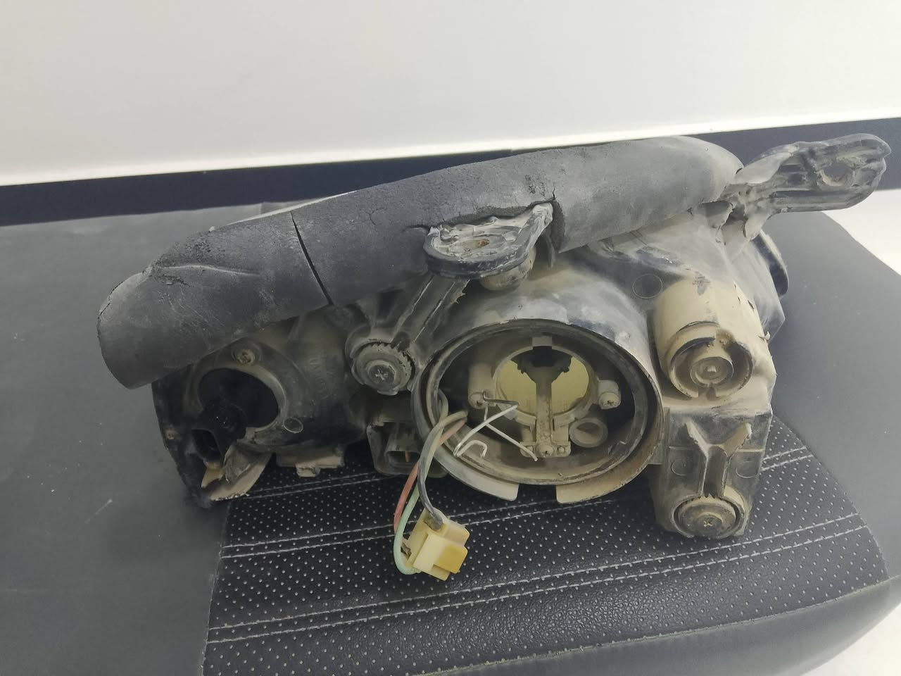 سلام عليكم لايتات كيا ريو للبيع 2005 مابيهن كسر يرادلهن جلي سعر 35الف مع التوصيل


**إذا كنت صاحب هذا الإعلان وتريد حذفه لأي سبب، رجاءا أرسل رسالة إلى الدعم الفني**