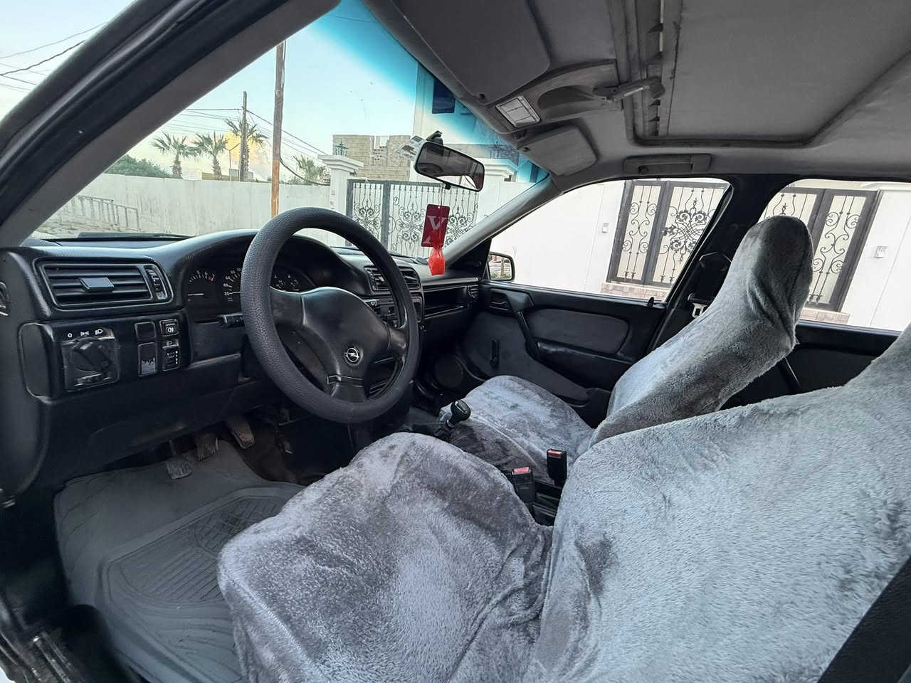 سياره اوبل فكترا 1992 .
شرط كير محرك صدر امامي خلفي جاهزها اربعه تايرات جددت محرك 18 
سياره جاهزها بدو اي نقص واحلى من صور تحويل مباشر مكاني كركوك .
***********
