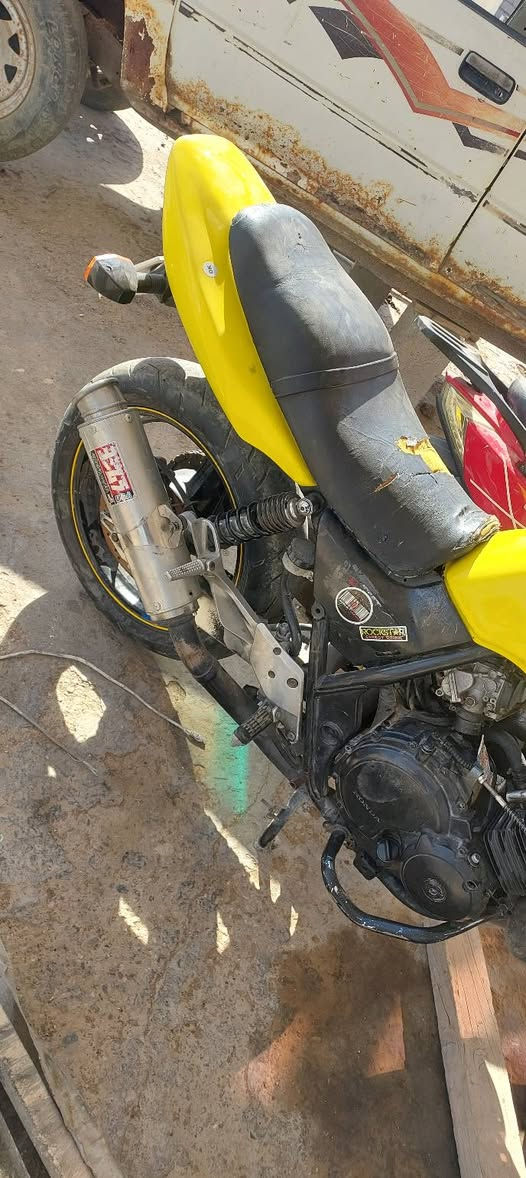 سلام عليكم سيبي فور مكينه 400جيل ثاني  فقط كام شفت نكسر  سعر ٩٠٠بيه مجتل قليل.     ابغداد تقاطع النهروان ***********
