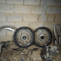 مكلف بالنشر اغراض دراجه البيع.. الدبلات امامي 10الف.خلفي 10الف جوز الو...