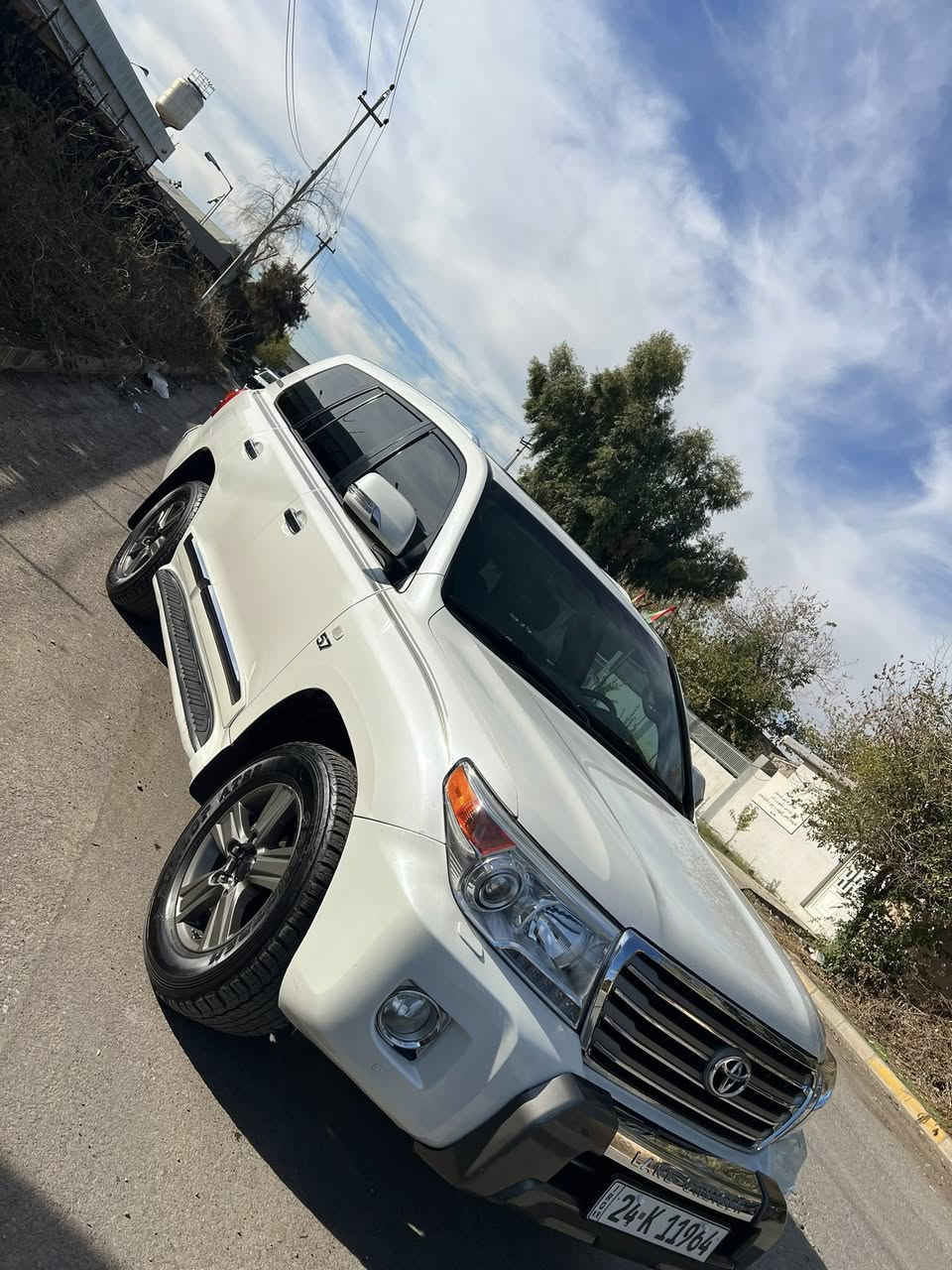 تويوتا لاند كروز VXR (مواصفات قطري ) 
محرك V8. 4700 
موديل:2009
سياره مكفوله كفاله عامه  گير محرك بشرت 
بدون صبوغ فقط مكانين بي علبارد —————————————————
مواصفات فول فول VXR شركه جيهان درجة واحد 
- ابواب فتح قفل لمس
- كشن جلد
- سلايت روف 
- حساس امامي خلفي 
- كشنات امامية كهرباء / كشن السائق ٣ ازرار
- ثلاجة 
- تحكم ستيرن 
- ٨ ايرباك - 
- زراك لايت

‏‎رقم سنويه جديد 
‏‎شرت تحويل 
‏📍‎مكان السياره اربيل 
سعر ي: 295 شويه بي مجال 
رقم هاتف ***********.

‏‎
