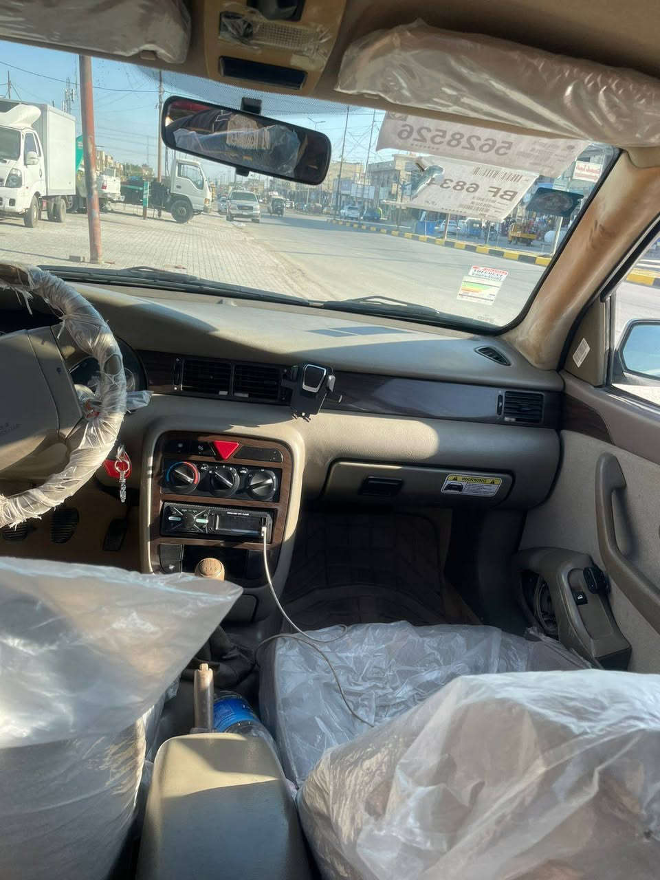 السلام عليكم للبيع سمند سورن موديل 12 بيها صبغ قطعتين بدون دواخل شخطات بصيطه محرك كير تبرد تدفئة صدر أمامي اوخلفي جديد تخم تاير سنتر لوك رقم بغداد انكليزي جديد بسمي السعر 47 سعرها مناسب جدآ للإستفسار ***********
