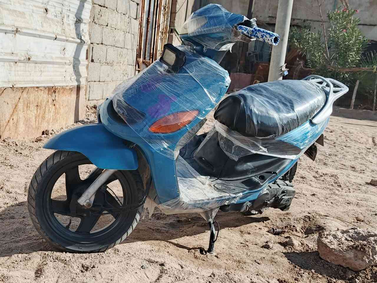 سلام عليكم دراجه لكزز ياباني للبيع مكينه ما مفتوحه  كهربائياتها شقاله سلف هندر سعر 225
البصره قضاء الدير  ***********
