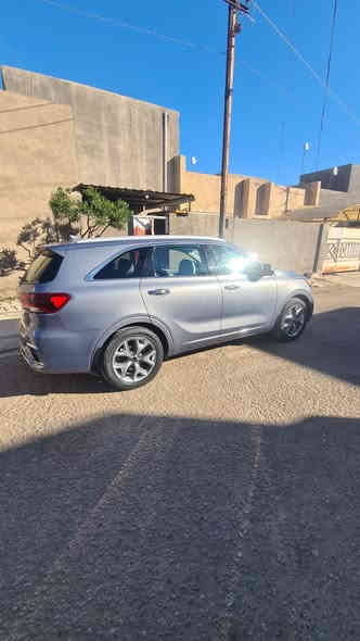 اللهم صلي على محمد وآل محمد
سورنتو ٢٠٢٠ فئة SX أعلى فئة بانوراما فول مواصفات كامرة دوارة خمس كامرات ١٨٠ درجة 
كشنات جلد ابيض ورصاصي كشنات كهرباء كافة الوضعيات 
كير ومحرك جديد سيارة جديدة ماشية جدا قليل مال بيت ماشية ٢٥ الف ميل .
لون مميز بالنهار لون وبالليل لون 
سيارة رقم بغداد بأسمي هزة جديدة 
ضررها مال امريكا جاملغ وبنيد مصلح بمكانة مابية تبديل .
سونار موجود .
سيارة ماناقصها اي شي 
السعر ٢٣٧ 
رقم الهاتف ***********
