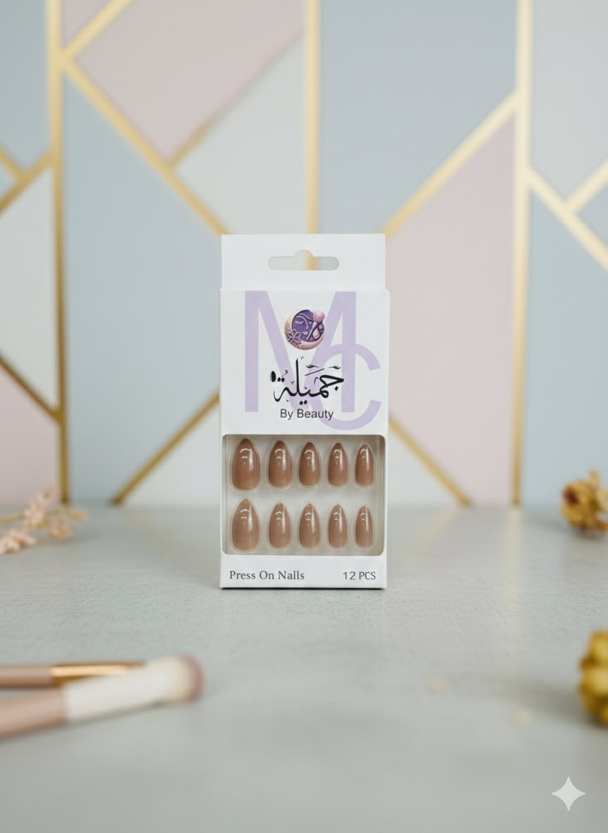 الأظافر جميلة في إصداراتها الجديدة 

الطبيعية والأناقة، 
مع التركيز على أظافر اللوز (Almond) 
والسكوفال (Squoval)، 
واستخدام تقنيات متطورة مثل جل البناء
 وتأثيرات عين القط (Cat Eye) المخملية. 
تشمل  ألواناً فاتحة وهادئة وتصاميم فرنساويّة مبتكرة. 

سعر 3،000
عنوان بغداد اركية وفاضل شارع المسبح العام
توصيل داخل المنطقة مجاناً بغداد والمحافظات 5
للحجز والاستفسار مراسلة الصفحة او الرقم ***********
