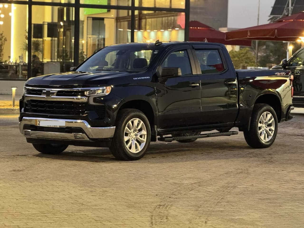 شوفر سلفادور 2023‬
وارد امريكي 
موصفات LT 
ماشية 28000 ميل 
كير تعليق 9 نمر 
ويل 22
شاشة كامرة خلفية
تشغيل عن بعد 
باب بدي كهربائي 
قيادة ذاتية
تبريد قطعتين 
شاشة كاربلي 
لايت زينون 
باب طويل بدي قصير 
كير+مكينه مكفولات 
 الحادث جاملغ وبنيد وجاملغ خلفي سونار موجود
السعر 24800 

الرقم ***********
