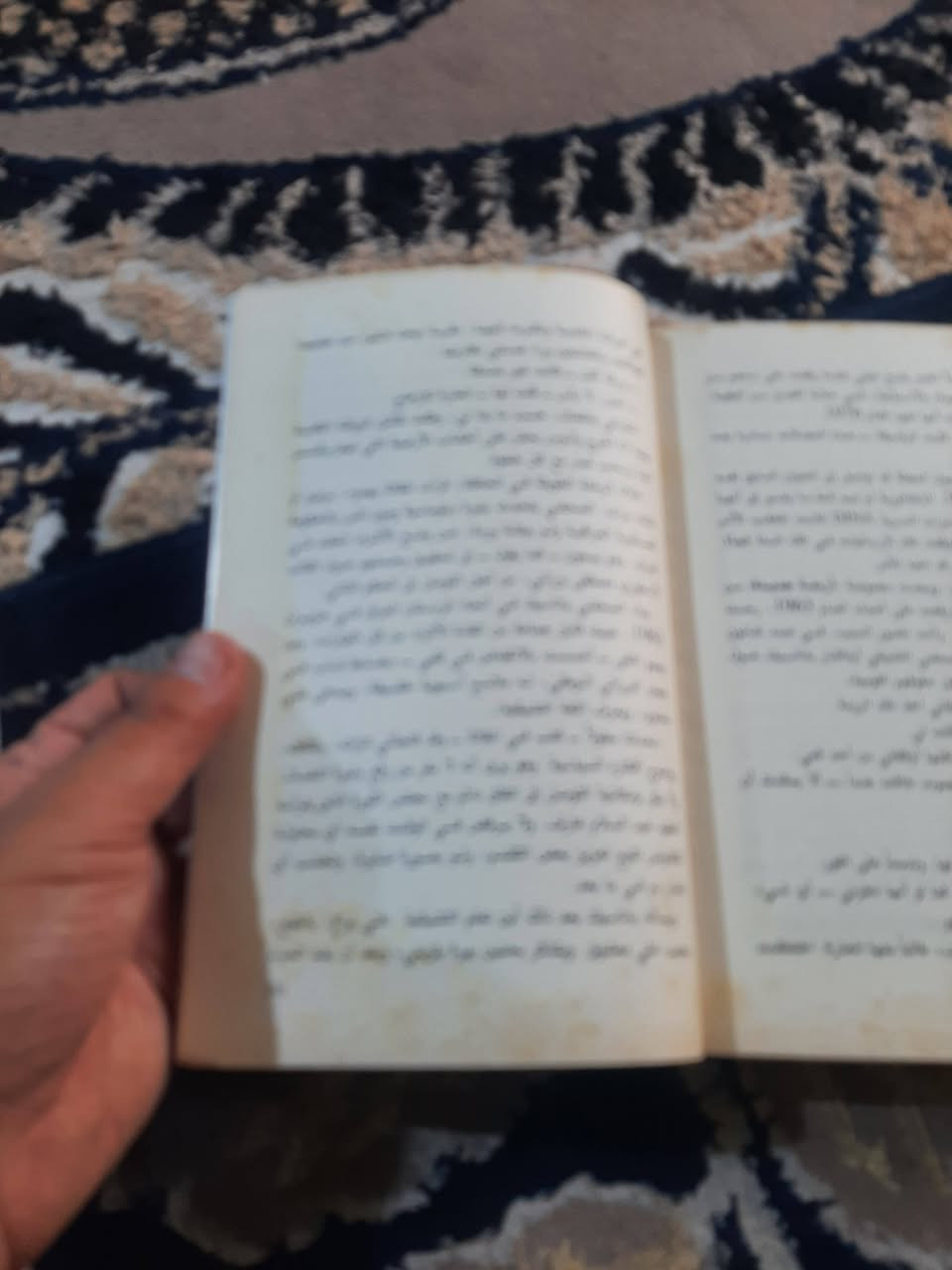📚بريد بغداد
(تناولت بالنقد فترة حكم عبد الكريم قاسم)**
✍خوسية ميغيل باراس
📖ترجمة صالح علماني...
🕍351ص
💸السعر :5.000 الف 
رئاسة العبيدي
او 
المتنبي الجمعة
***********
