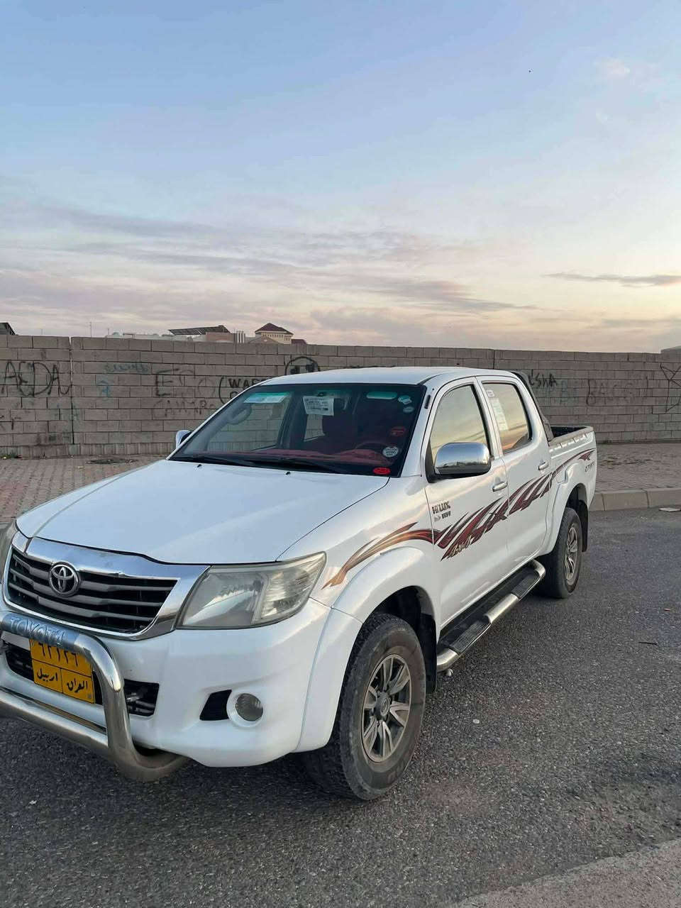 مەرزیە 2008 پێنج پارچەی هەیە بۆنیت و دوو چامرغ و دوو دەرگای لای سەیاق شانسی نەگرتووە پێش و پشتی کراوەتە 2014 و دەبل ئەکسل و سەیارەکە غازیشە و سەنەوی 2023 و تەحویل سەنەوی بەشەرتە
153 کەمێک مەعمەلە
*********** أربيل, العراق
