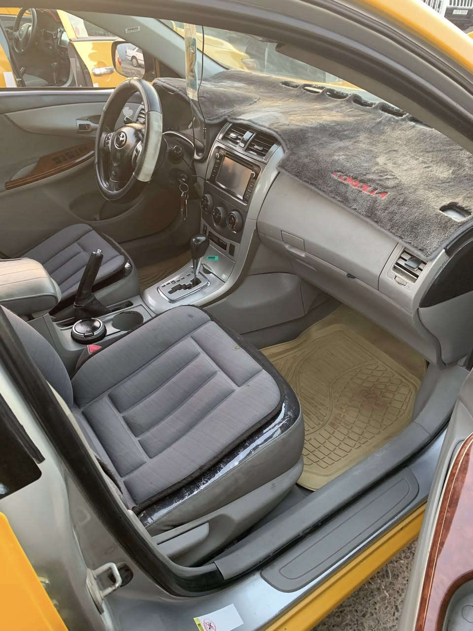 سيارء كورلاء بونيد امبدل والشاصي بيه اشويه اسم وشويه تصفيات فقط السعر ١٥وبيه مجال مامتواجد عله فيس كير محرك قبل اربع ايام شاده مال ١٩السيارء كبل الشارع ***********
