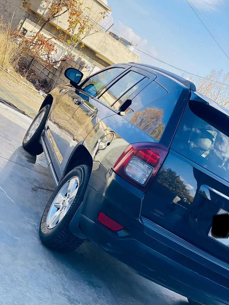 جێپ کۆمپاس ٢٠١٧ فولە بەس سلایت نیە گوشین جلد و هیتەر ئاوینە هیتەر و شغال لایت عەدەسە دەشبول شاشە گێر و مەکینە و کارەبایت بەشەرتە نەکرایتەوە مەکینە ٤ پستنی اقسادی بەنزین زۆر کەم دەخوا دوو پارجەی هەیە بی ئیرباگ سحری ٩٢ 
*********** أربيل, العراق
