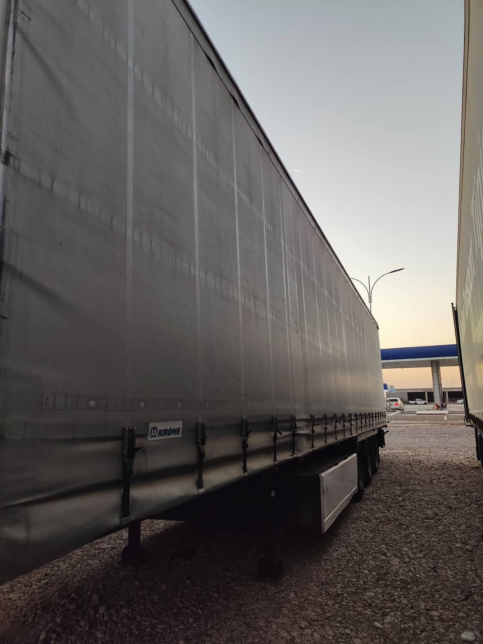 لبيع عربانه كرونة منفيس دخول جديد موديل٢٠١٧ مكان ديالى خانقين
***********
