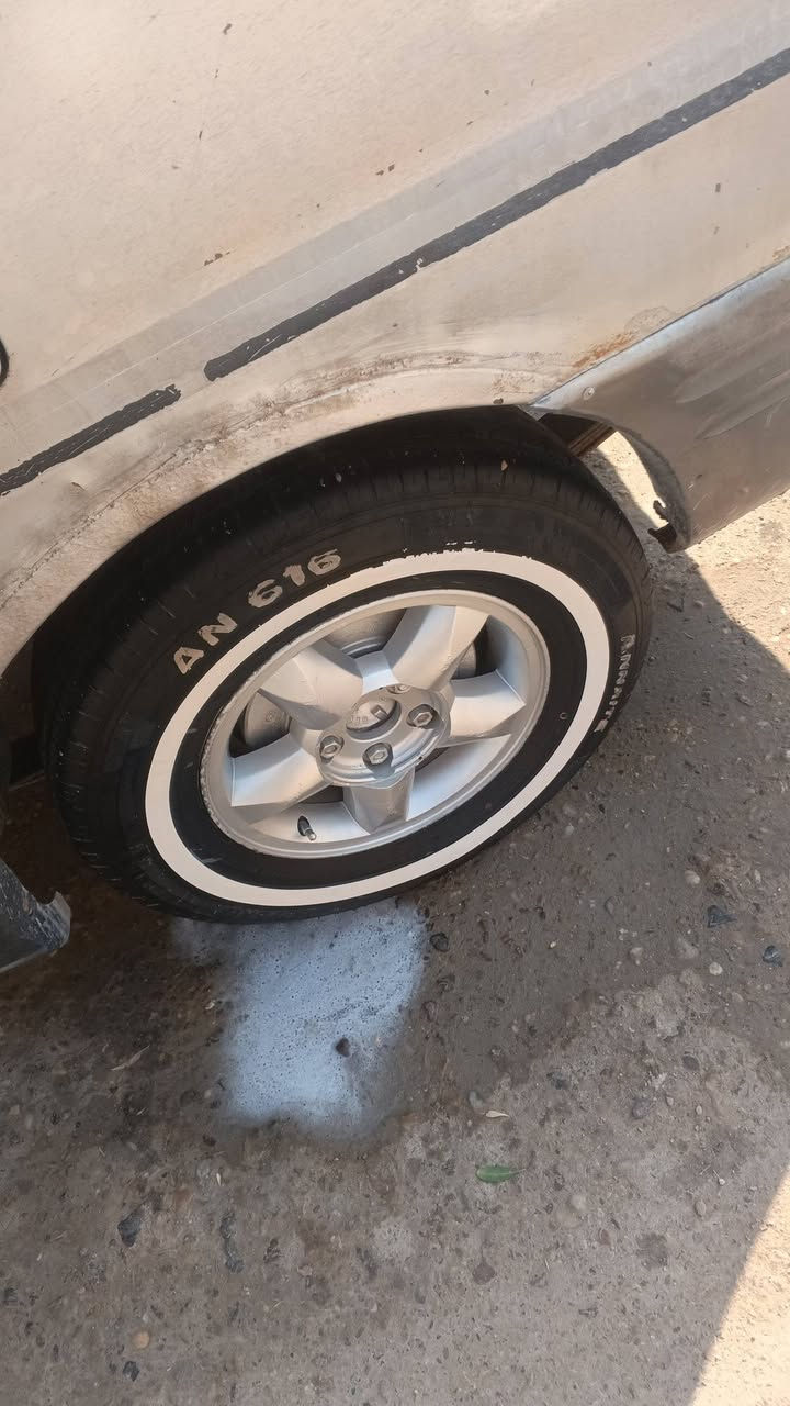 السلام عليكم للبيع موديل 2002 ستاركس جير ومحرك او مراوس حسب القناعه فتون جنبي بريجو 55 سعرها سنويا 30 سياره باسمي انجليزي ***********
