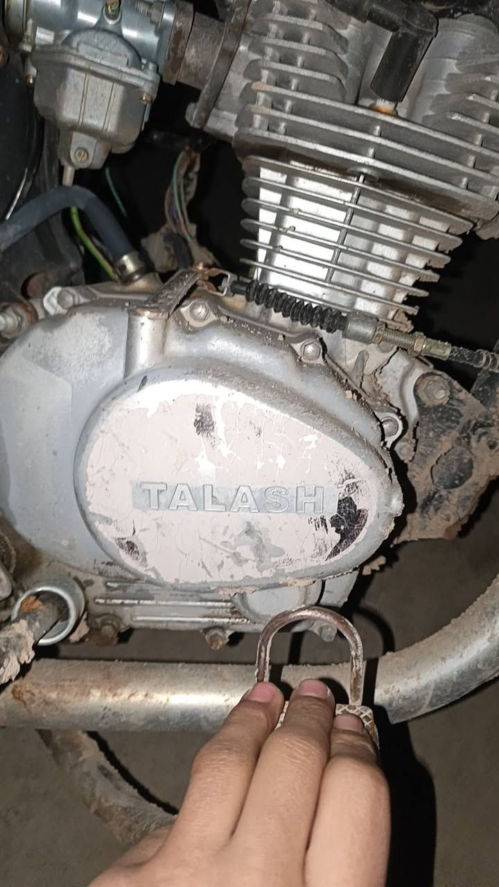 دراجه هوندا لبيع ماطور،رقم سعر ٤٠٠ بي مجال ***********
