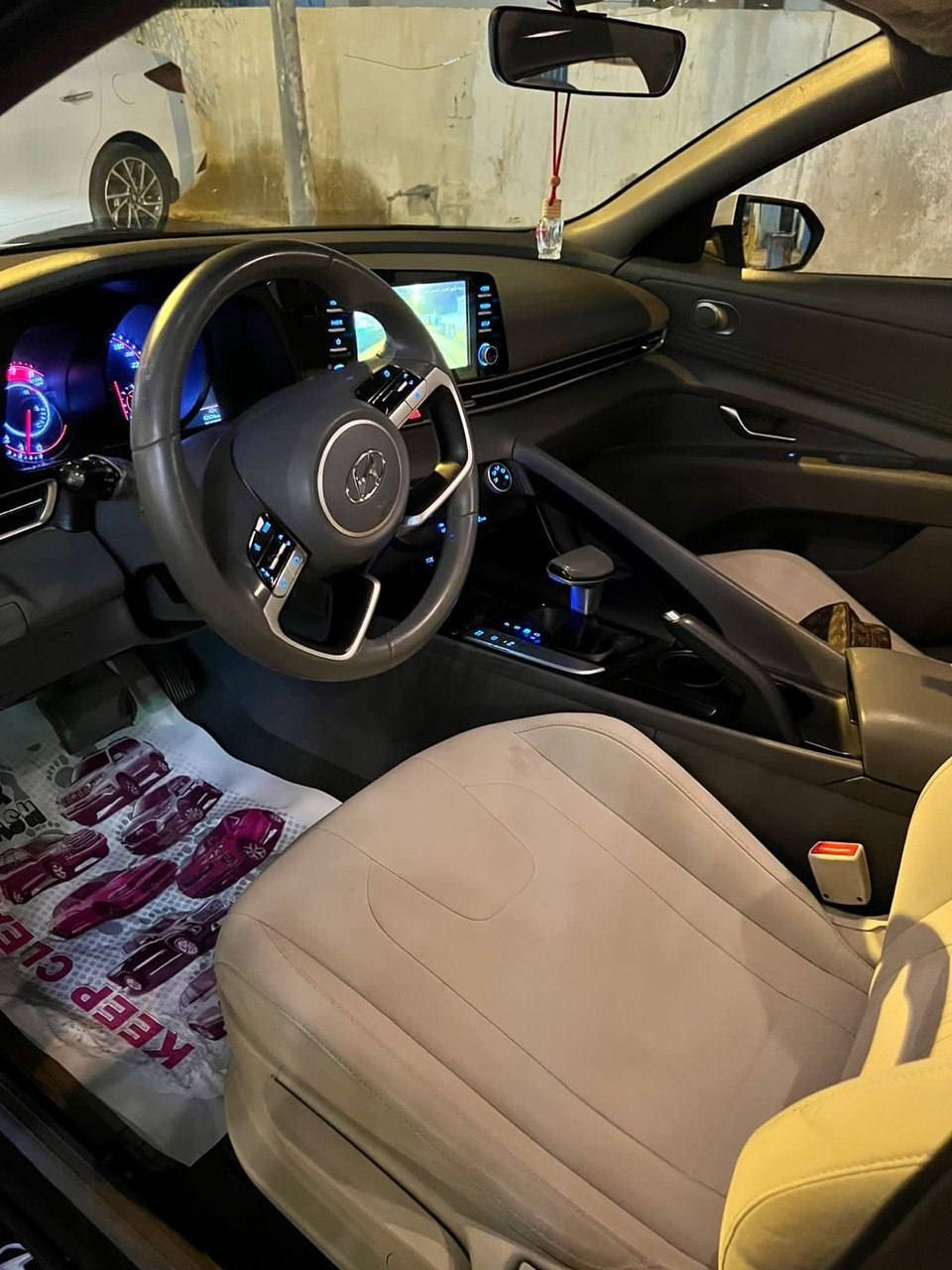 السلام عليكم النترا ٢٠٢١ خليجي  محرك ٢٠٠٠ دوش كير ٦ نمر at  فول مواصفات
١ فتحه سقف
٢حساسات امامي خلفي
٣شاحن لاسلكي 
٤ ترحيب بالمري واشاير وقلاب 
٥صندق ذكي يفتح عند الاقتراب 
٦تبريد قطعتين 
٧ لايت وبكلايت ليد متصل 
٨ويلكب ١٧ 
السياره ماشيه ٧٤الف كم
بيها صبغ بحافة البنيد  السعر ١٧٧ السيارة ب اسمي تحويل ثاني يوم مكاني بغداد البياع  ***********
