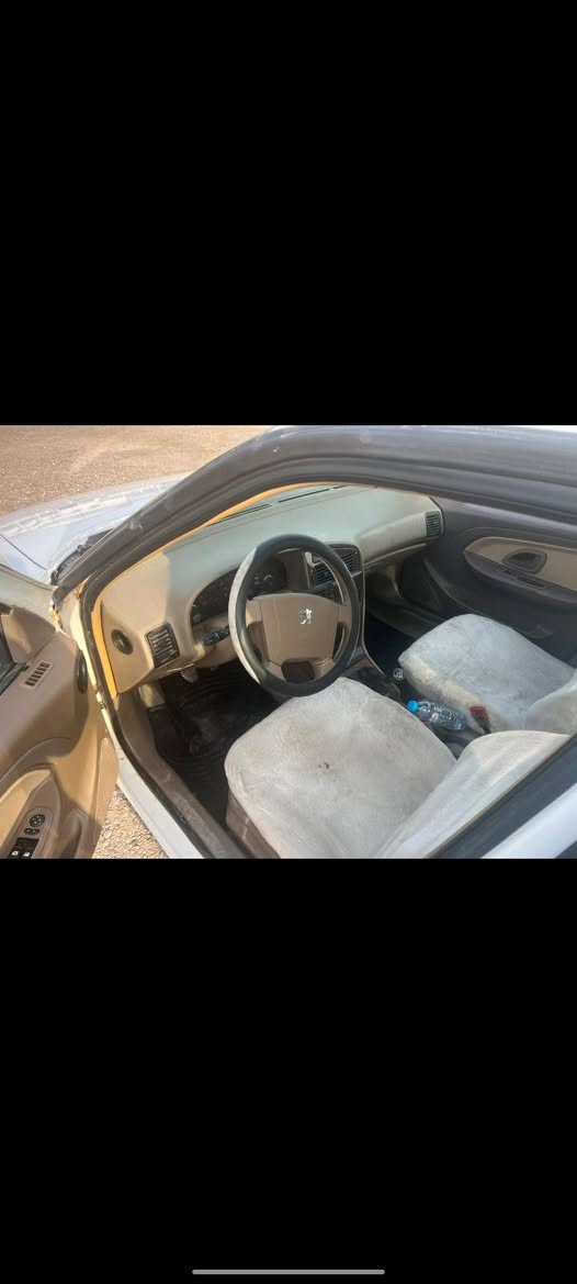 سلام عليكم بيجو 405مديل 14سنويه منتهيه سياره جديده بمعنه لكلمه مكينه كير تبريد حداديه كامله خياسات ما بيه مكانه بصره سعره 43وبيه مجال تواصل ***********
