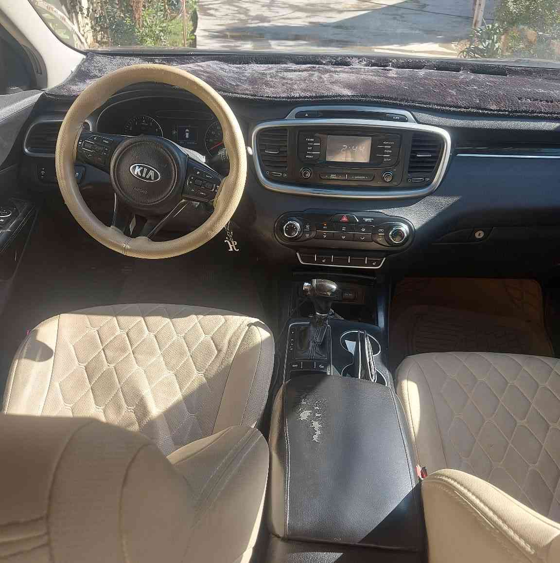 سورينتو موديل 2016 
4 سلندر محرك 2400
GDi
5 راكب 
محرك حالة جيدة بدون تنقيص
كير حالة جيدة 
تبريد وتدفئة حالة جيدة 
تدفئة كشنات 
سيارة مال بيت 
حادثها بسيط  
مكاني بغداد زعفرانية 
رقم الهاتف (***********)
رقم الواتساب فقط (***********) بغداد, العراق
