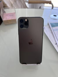 ايفون 11 برو ماكس مبدل بطاريه نضيف جداً 225  07828813152