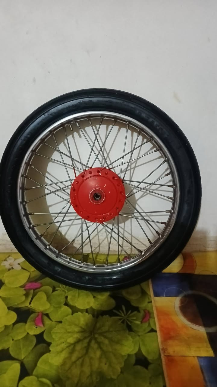 أغراض يرانيه اربعه كير للبيع ويل أمامي كامل جيب وشد سعر 25 
صالنصه) (2011) سعرهه 15 

سيبايه طابقين لون أسود سعرهه 10

عنبار اكلج يرهم اربعه كير أو خمسه سعره 30


**إذا كنت صاحب هذا الإعلان وتريد حذفه لأي سبب، رجاءا أرسل رسالة إلى الدعم الفني**