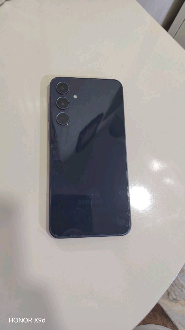 سامسونك A35  5g  ذاكره 256
مستبدل شاشه الباقي كفاله سعره ٢٠٠ الف 
يرهم مراوس ايفون 11