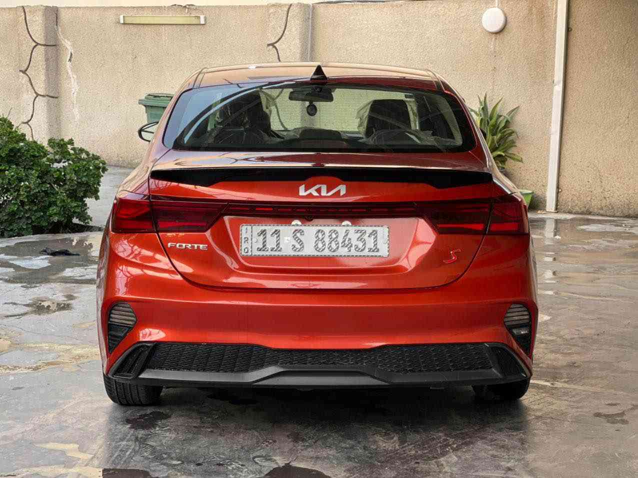كيا فورتي للبيع موديل 2022 وارد امريكي قطعتين صبغ بنيد و جاملغ فقط موجود السونر السيارة كاملة اي نقص ما بيها جديدة استعمال بيت عارضها ب 148 رقم الهاتف 
*********** بغداد, العراق
