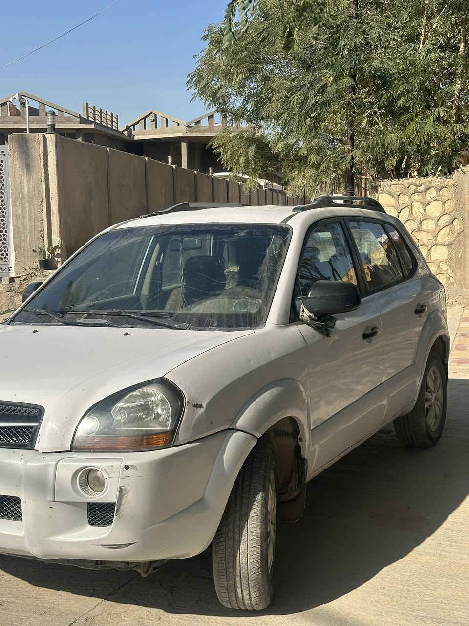 توكسان موديل 2010ب اسمي سياره سنويه صاقطه 
كفاله عامه سياره مابيه غير شبرين صبغ بالجنطه كير ومكينه خير من الله مكان سياره بابل القاسم
السعر 115وبيه مجال  الاستفسار الاتصال ***********
