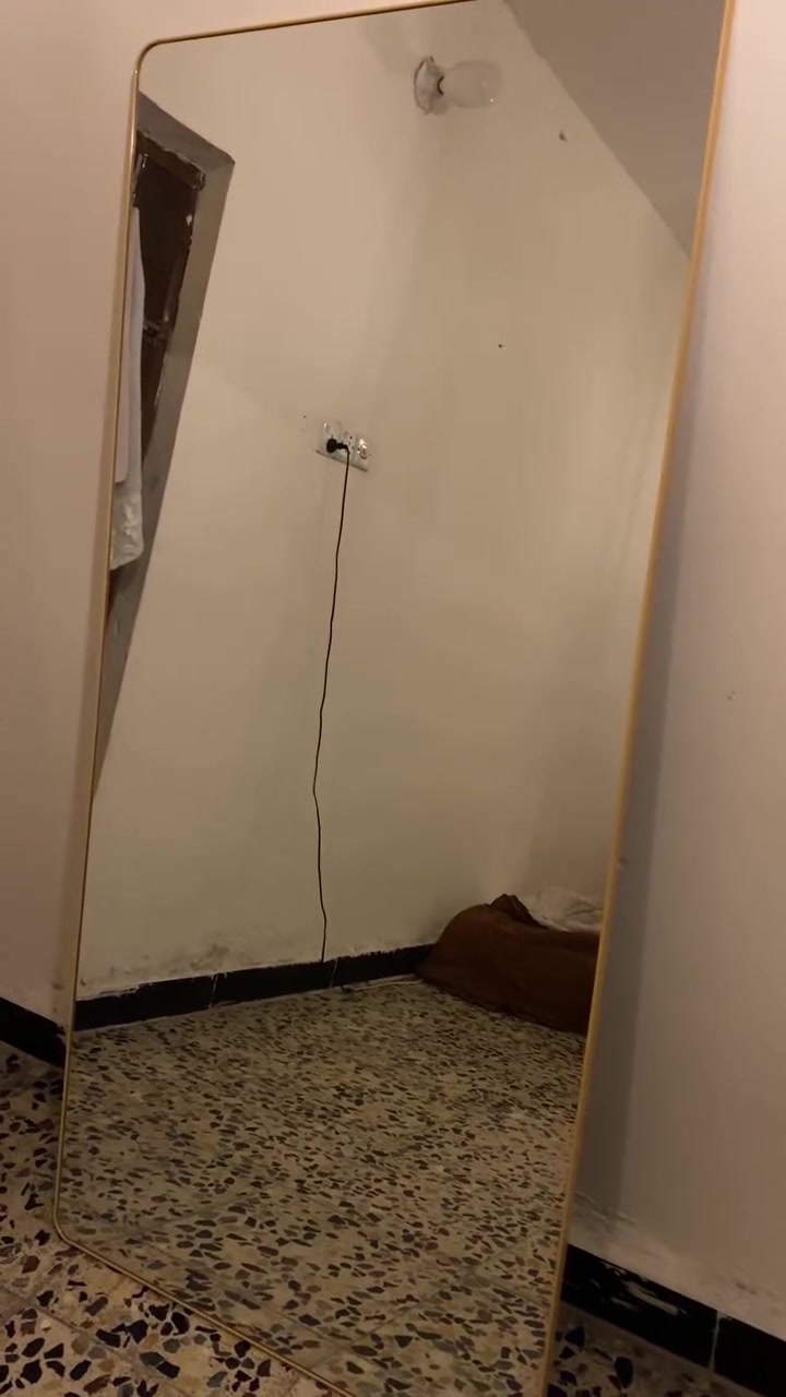 مرايه مستطيله للبيع العرض متر وعشرين والطول ١٧٠ صار شهر من اخذته ب٥٠ ماعندي مكان لها جاي انتقل ٤٠ وبيها مجال مكاني بغداد بالمشتل


**إذا كنت صاحب هذا الإعلان وتريد حذفه لأي سبب، رجاءا أرسل رسالة إلى الدعم الفني**