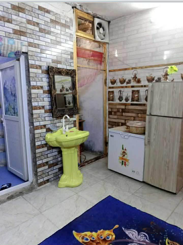 دار للبيع مساحه 92م طابقين يحتوي على 3غرف نوم واستقبال ومطبخ وصحيات المكان شهداء البياع قرب شارع المدارس مكلف بلنشر الاستفسار الاتصال بلرقم077 13173785 بي وت ساب
