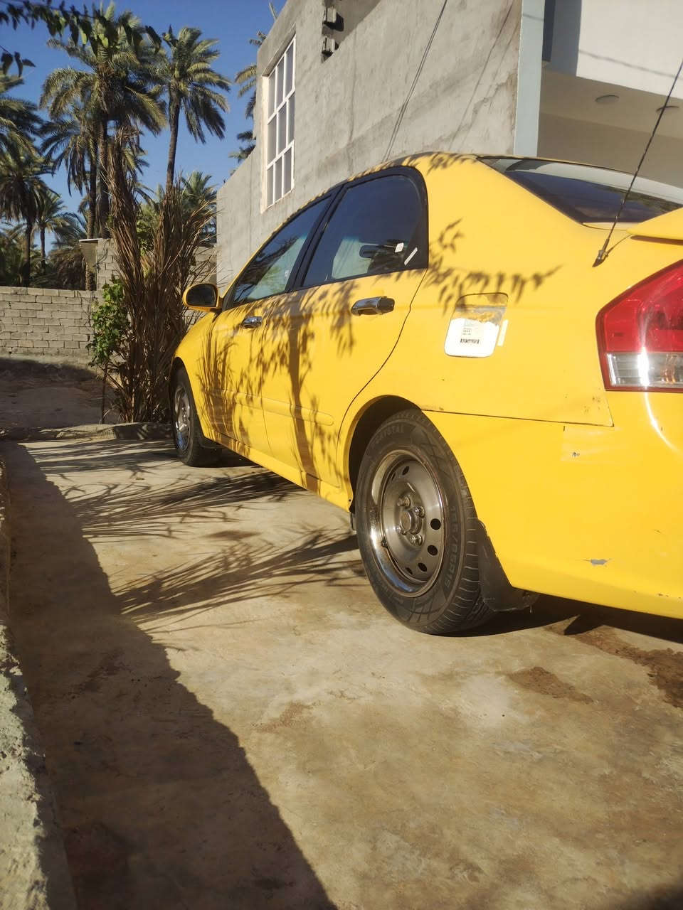 سلام عليكم سياره سبكترا2008محرك 2000سياره كامله للاخير تبريد شغال تدفئه كهربائيات كلهه شغال السعر75$وبيها مجال العنوان ديالئ بعقوبه ***********
