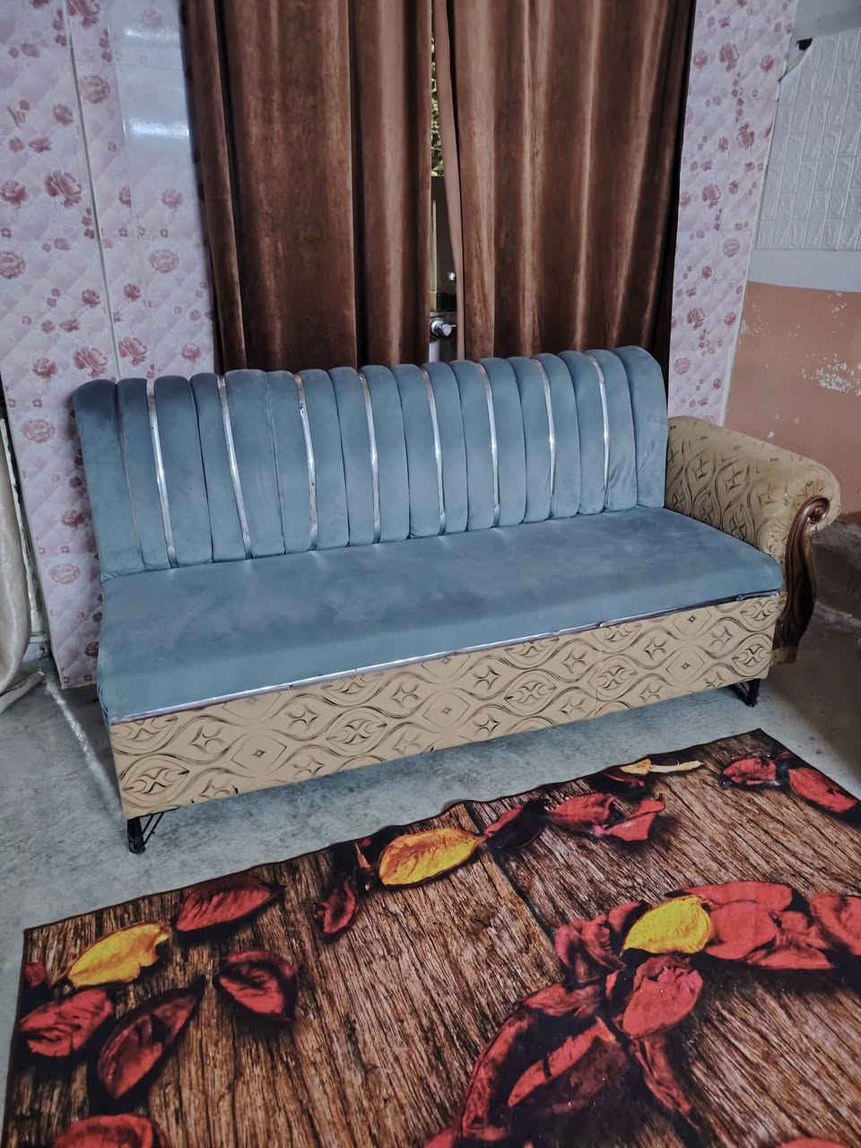 بسبب الوعود الكاذبه اعاده نشر ديوان قنفات السعر 160 وبي مجال بسيط الرقم ***********
