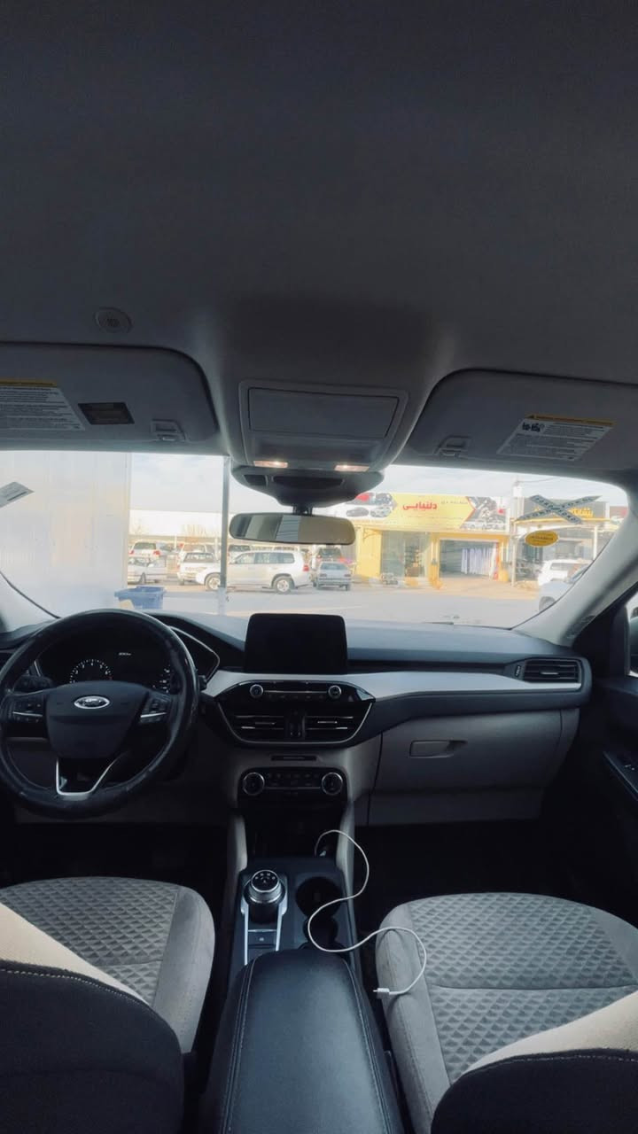 بەناوی خودای گەورە فۆڕد ئیسکەیپ ٢٠٢٢ SE
سەیارەکە ٣ بستۆنی ١.٥ تۆربۆیە .مواسەفاتەکانی :ڕادارو خەتی جادە و تەحدید سورعە و بەسمە و ٥ مۆدی لێخوڕین و گێڕی قورس و ئۆتۆ ستارت ستۆپ و دەبڵ زۆنی تەبرید و ئەپڵ کار پلەی و ڕادار ستۆپ و جام ئۆتۆ و لایت عەدەسە و بەگ لایت لید و حاسەی تایە و زۆر مواسەفاتیتر . سەنەوی تا ٢٠٢٩ تازەیە یەک پەڵە ساردی هەیە و هیچی تری نیە ٥٨ هەزار کیلۆمەتر ڕۆشتوە سەیارەکە نمونەی جوانیە هیچ مەسرەفێکی تێدا نیە 
***********
***********
شوێنم سلێمانیە السليمانية, العراق
