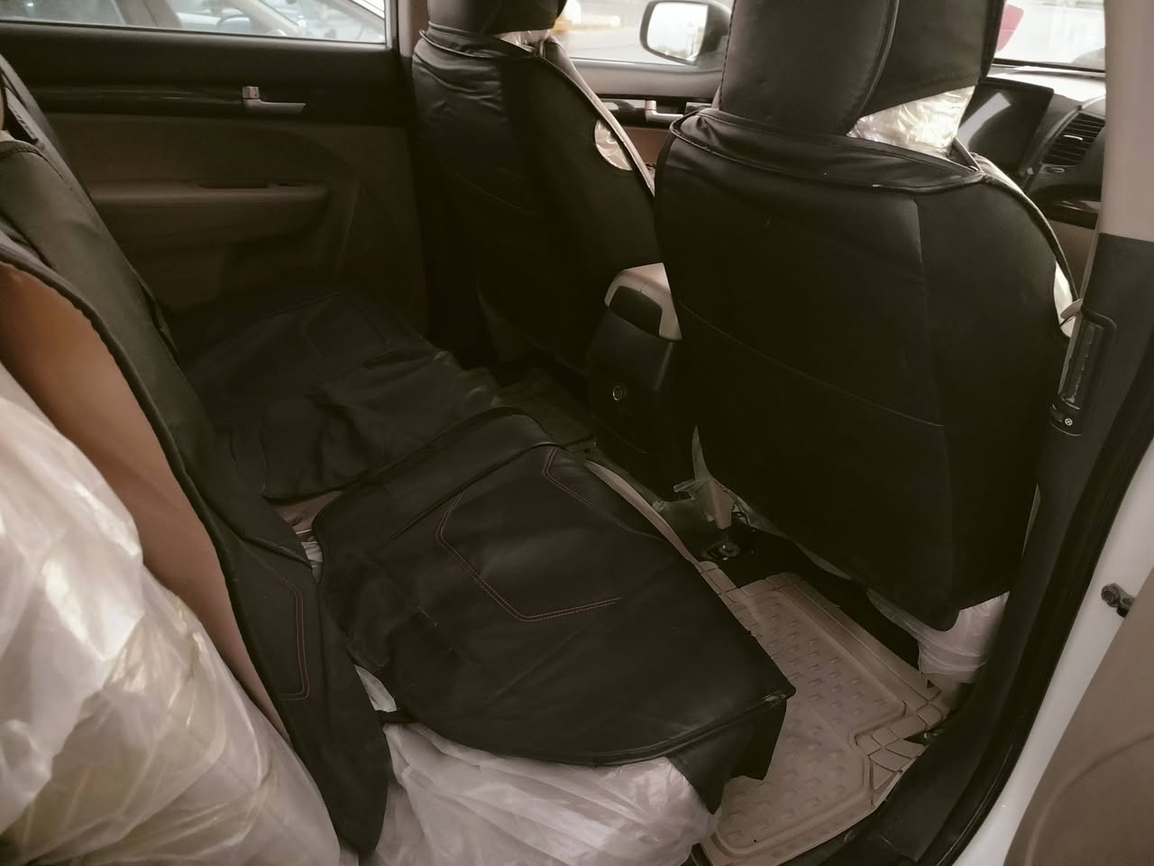 السلام عليكم كيا سورينتو موديل 13 
خليجي محرك 2400 دوش
 سياره جاهزه 7 راكب تبريد 3 رقم واسط
 مشروع وطني بيها رش صبغ ثر شخط 
سونار داخل المنشور السعر 152 ورقه 
مكان السياره واسط ***********
