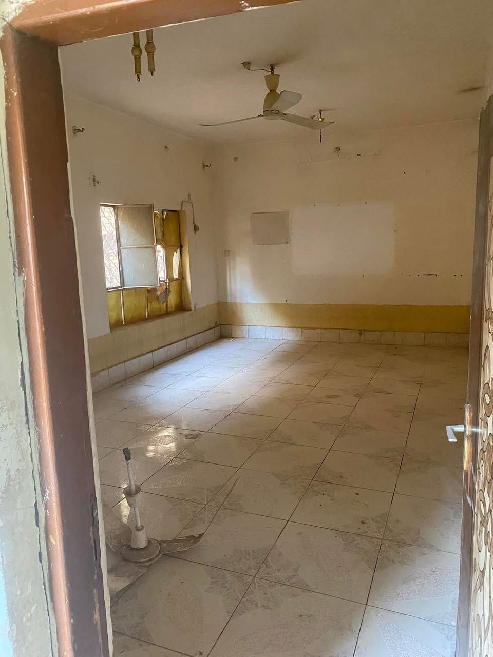 بيت ايجار مساحته 350
حي المعلمين تجنيد القديم

استفسار 

***********
