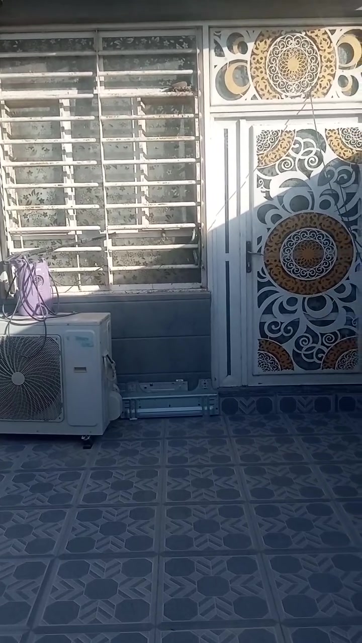 سلام عليكم دار للبيع اصلاح زراعي
مساحه 110البيت كلش نضيف ينباع واحده أو هوا والاغراض 
بكرلي الرابعه بل بداية كلف الخدمات متوفرة على بيت 
السعر هواه والاغراض 38
بس البيت 35
***********واتساب
