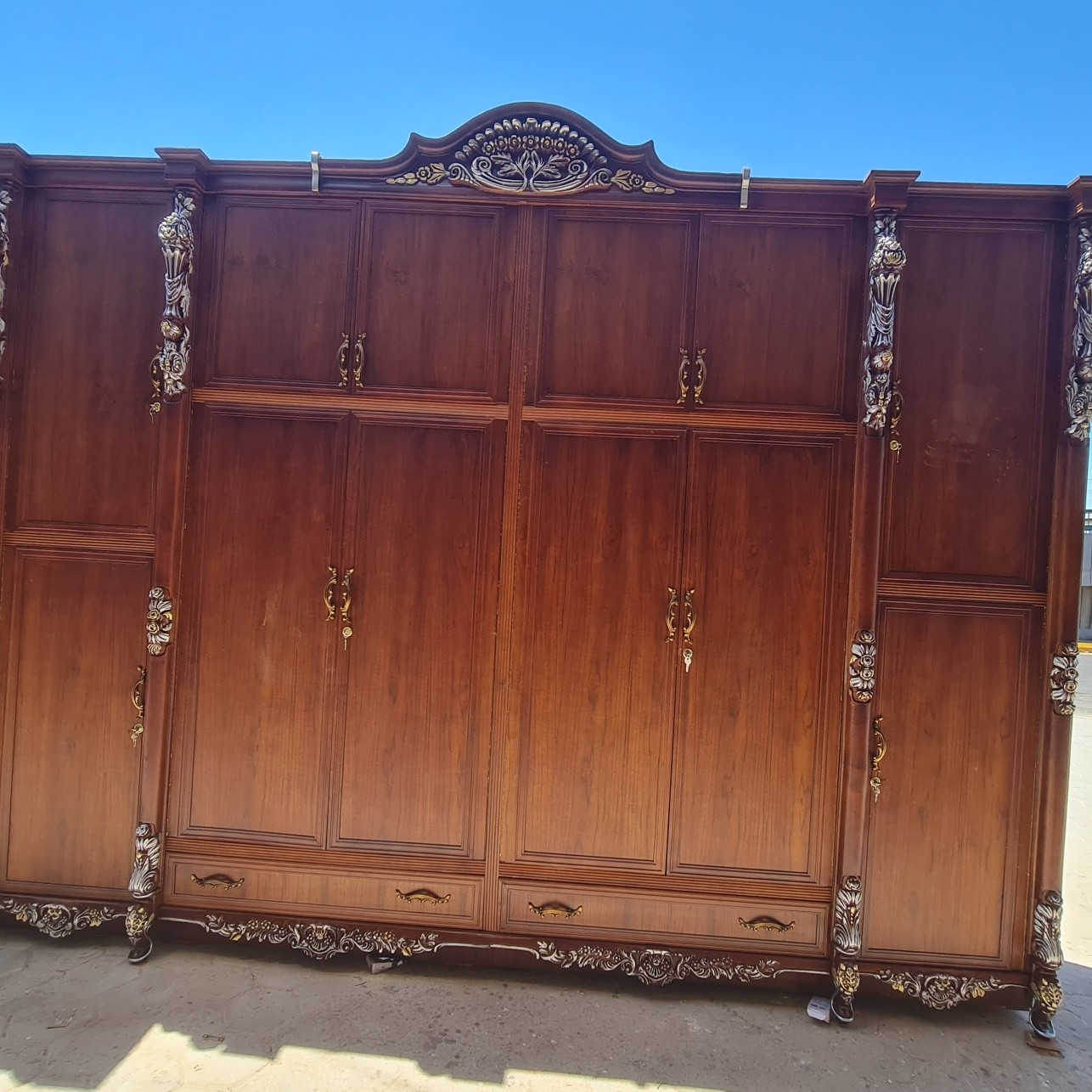 ✨ الفخامة مو بس شكل… الفخامة إحساس
غرف نوم راقية بلون الصاج المطعّم بالفضي وبلذهبي تعكس هدوء وأناقة ما تنوصف
💎 تصميم يلفت النظر
💎 تفاصيل فضية تزيد الهيبة
💎 راحة وأناقة بنفس الوقت
اجعل غرفتك عنوان للذوق الرفيع 👌
واختار التميز اللي يليق بيك
📩 للحجز والاستفسار راسلنا خاص


**إذا كنت صاحب هذا الإعلان وتريد حذفه لأي سبب، رجاءا أرسل رسالة إلى الدعم الفني**