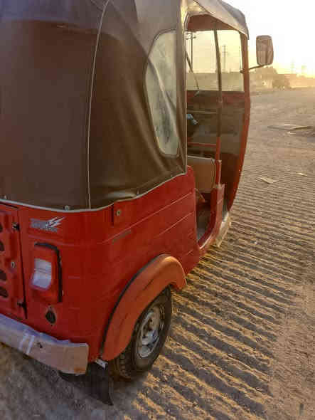 السلام عليكم تكتك للبيع مديل 2018ابشهر12داخله بل 2019اخياسات قليله اليم السائق الكهربائيات كلهه جديده دشبول جديد السعر3مليون وربع  اوراق مكفوله الترقيم مكاني كوت حي الجوادين هذا رقمي والشراي يتصل ***********
