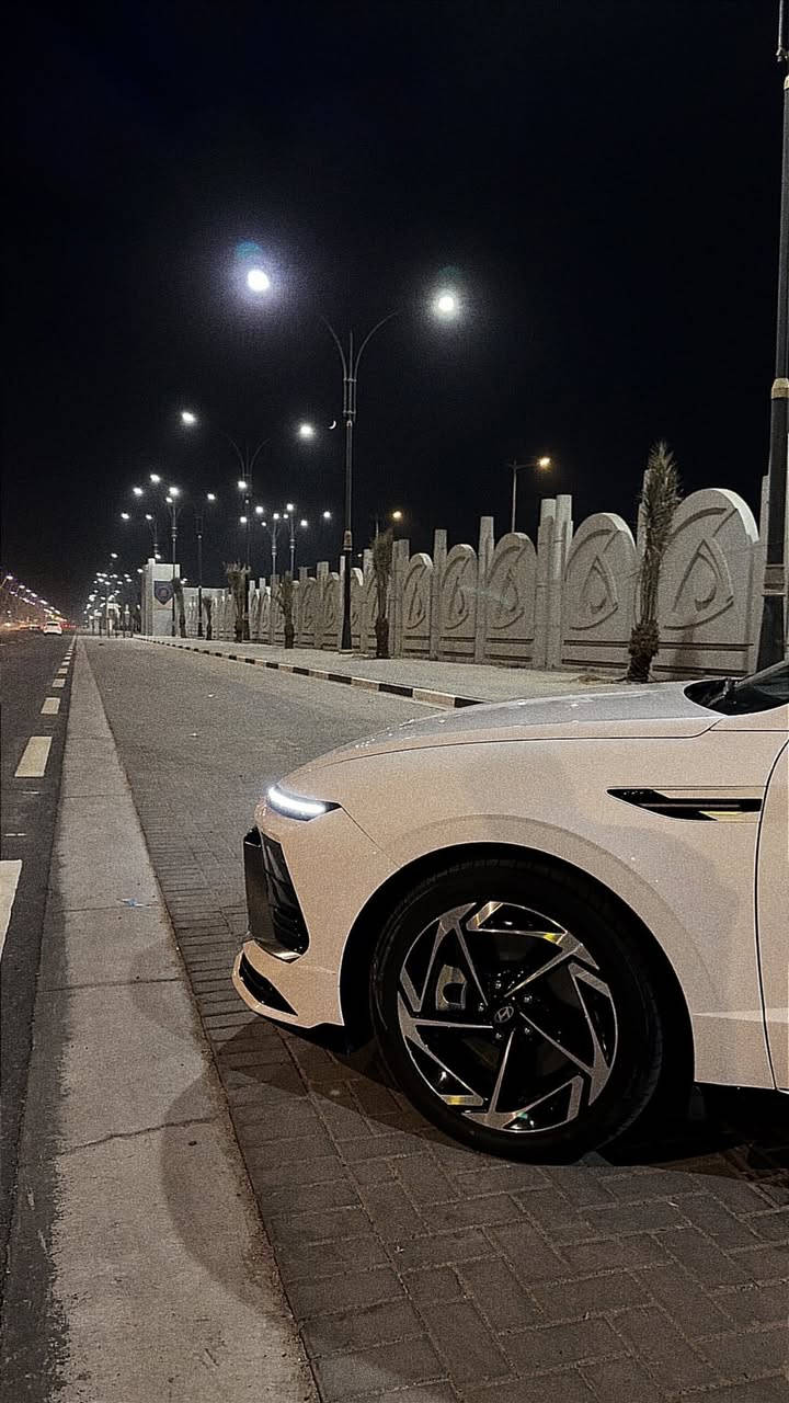 السلام عليكم
سوناتا 2024 خليجي فول مواصفات 
اللون ابيض صدفي
دواخل جلد جملي 
انارة محيطيه 
بانوراما 
شاشة كبيرة 
حساسات 360 درجة 
كاميرا خلفية 
4 انظمة قيادة 
تبريد امامي خلفي 
بردات خلفية 
دخول ذكي 
تشغيل عن بعد 
عدادات ديجيتال 
شاحن لاسلكي 
ماشيه 40 الف 
رقم بصرة حرة تحويل ثاني يوم 
بيهة بارد بالجنطة وكم رصعه بسيطة 
السعر 235 وبيها مجال للطيبين 
مكاني بصرة 
للاستفسار ***********
